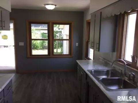 1102 Sunset Dr, Viola, IL 61486 photo 7