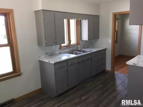 1102 Sunset Dr, Viola, IL 61486 photo 8