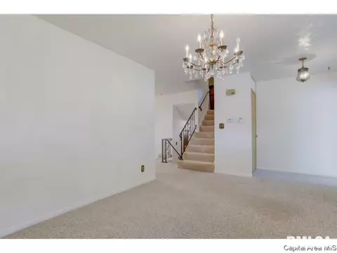 3236 Warner Dr, Springfield, IL 62703 photo 8