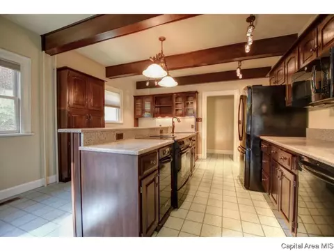 1925 S Bates Ave, Springfield, IL 62704 photo 17