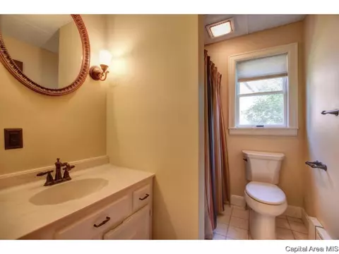 1925 S Bates Ave, Springfield, IL 62704 photo 10