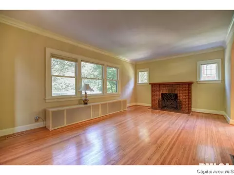 1925 S Bates Ave, Springfield, IL 62704 photo 5