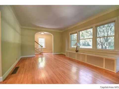 1925 S Bates Ave, Springfield, IL 62704 photo 4