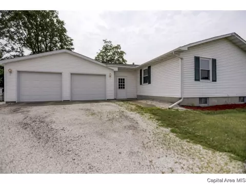 110 Mainst, Owaneco, IL 62555 photo 5