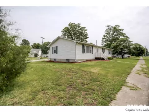 110 Mainst, Owaneco, IL 62555 photo 4