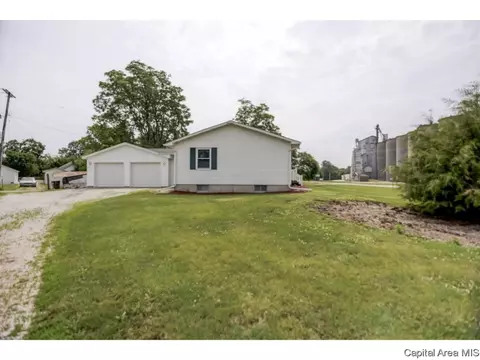110 Mainst, Owaneco, IL 62555 photo 6