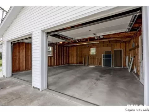 110 Mainst, Owaneco, IL 62555 photo 8
