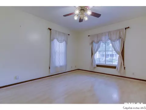 2163 S 10th St, Springfield, IL 62703 photo 6
