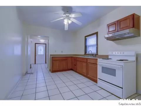 2163 S 10th St, Springfield, IL 62703 photo 8