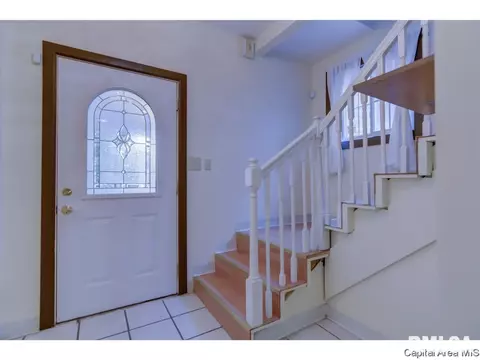 2163 S 10th St, Springfield, IL 62703 photo 4