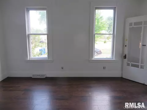 419 E Union St, Springfield, IL 62702 photo 4