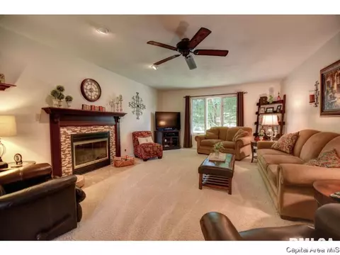4044 Guilford Dr, Springfield, IL 62711 photo 8