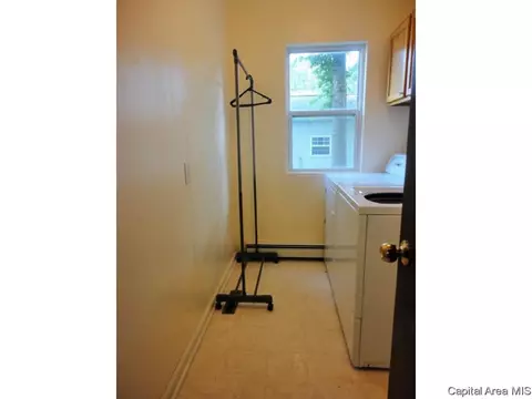 620 E Oak St, Taylorville, IL 62568 photo 21