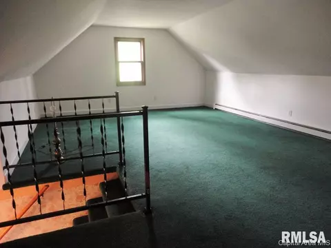 620 E Oak St, Taylorville, IL 62568 photo 18