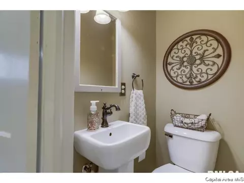 1509 Holmes, Springfield, IL 62704 photo 17