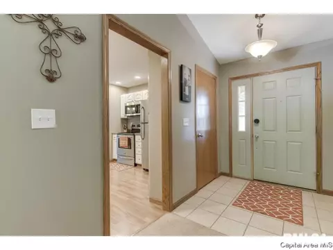 6010 Farrier Pl, Springfield, IL 62712 photo 4
