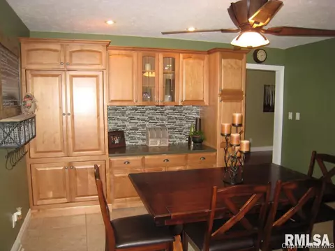 47 Frontier Lake Dr, Springfield, IL 62707 photo 4