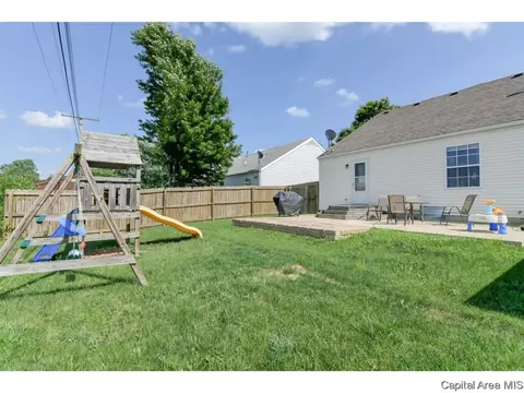 3917 Mccormick Dr, Springfield, IL 62707 photo 3