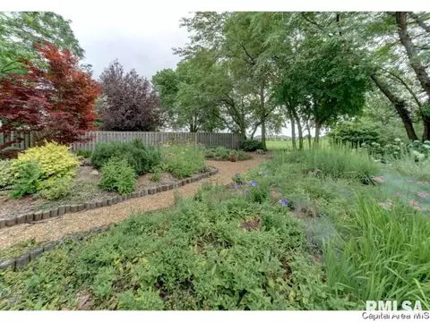 4110 Mcgregor Ln, Springfield, IL 62711 photo 6