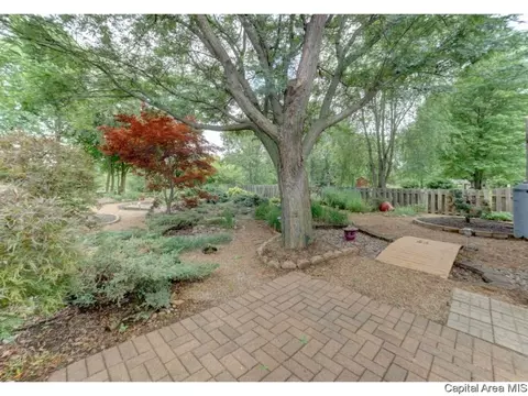 4110 Mcgregor Ln, Springfield, IL 62711 photo 8