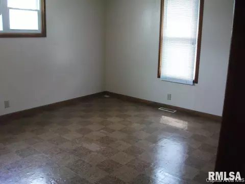 2109 E Kys, Springfield, IL 62702 photo 10