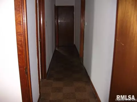 2109 E Kys, Springfield, IL 62702 photo 12