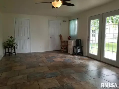 2320 S Spring St, Springfield, IL 62704 photo 13