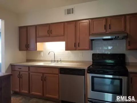 2320 S Spring St, Springfield, IL 62704 photo 11