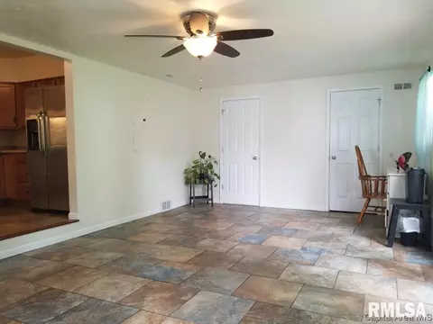 2320 S Spring St, Springfield, IL 62704 photo 12