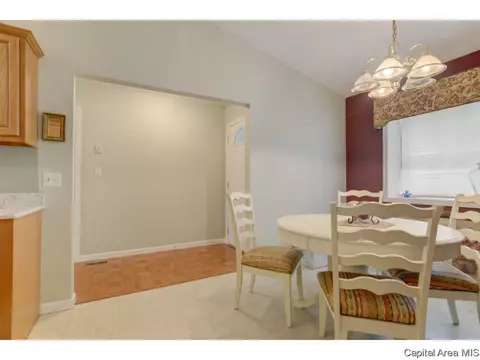 1810 Plover, Springfield, IL 62711 photo 9