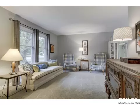 47 Cheyenne Dr, Springfield, IL 62711 photo 2