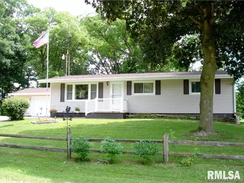 1565 Draper Ln, Abingdon, IL 61410 photo 2