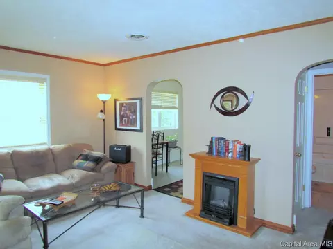 224 N Lincoln, Springfield, IL 62702 photo 2