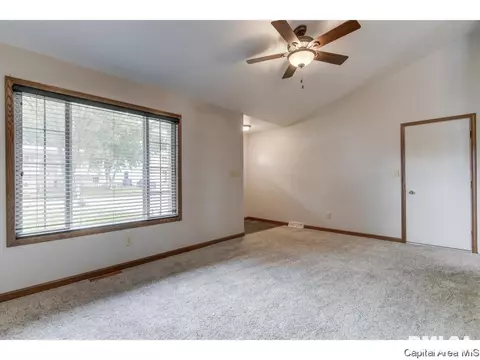 41 Lucerne Dr, Springfield, IL 62707 photo 3