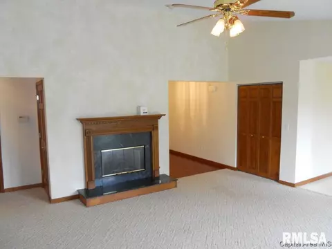 105 Davinci Dr, Springfield, IL 62703 photo 6