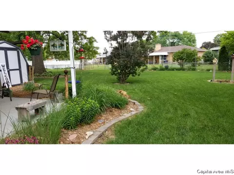2317 Eastview Dr, Springfield, IL 62702 photo 3