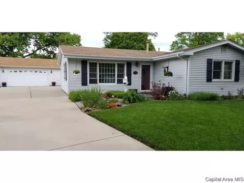 2317 Eastview Dr, Springfield, IL 62702 photo 1