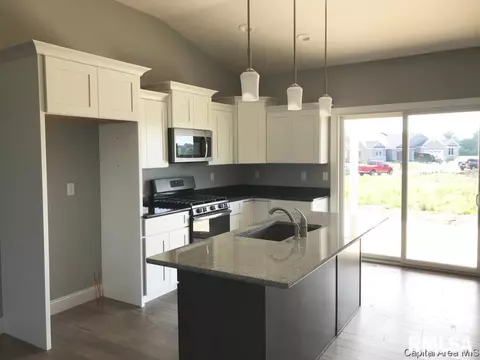 1402 Winston Dr, Springfield, IL 62711 photo 5