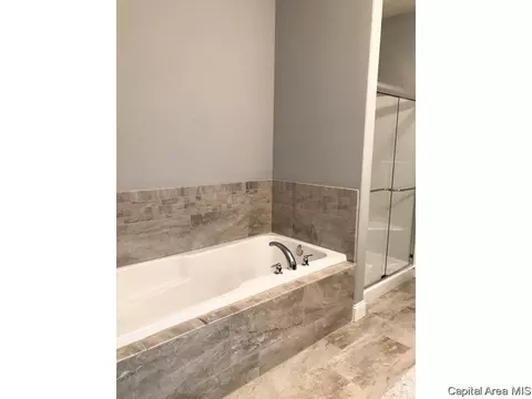 1402 Winston Dr, Springfield, IL 62711 photo 9