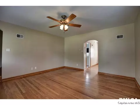 2516 S 6th St, Springfield, IL 62703 photo 7