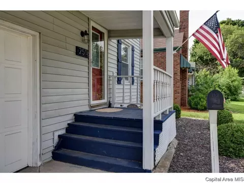 2516 S 6th St, Springfield, IL 62703 photo 4