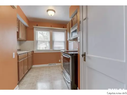 2824 S 3rd, Springfield, IL 62703 photo 6