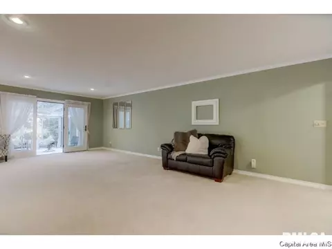 1 Turnberry Pl, Springfield, IL 62704 photo 4