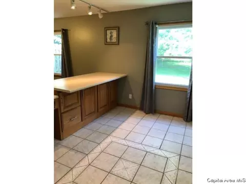 205 Buckhorn Dr, Springfield, IL 62707 photo 5