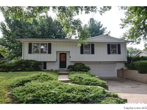 8 Oakmont Dr, Springfield, IL 62704 photo 1