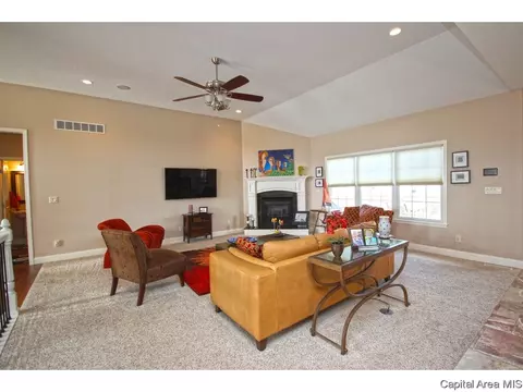 4405 Cricket Pt, Springfield, IL 62711 photo 2