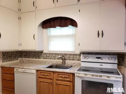 1124 N Patton, Springfield, IL 62702 photo 9