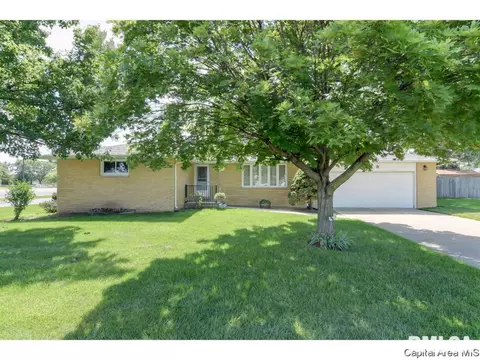 409 N Springfield Rd, Athens, IL 62613 photo 1