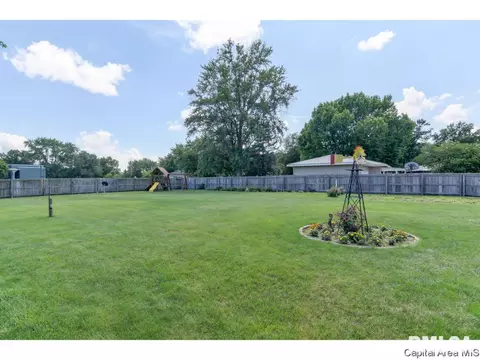 409 N Springfield Rd, Athens, IL 62613 photo 31