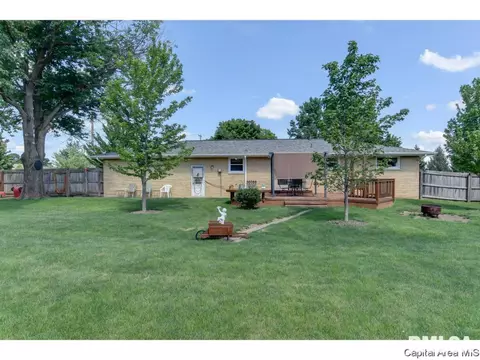 409 N Springfield Rd, Athens, IL 62613 photo 33